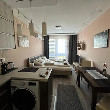 Apartament Mia Mestecǎneşti